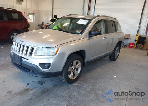 2011 Jeep Compass из США, поврежденный, VIN 1J4NF1FB7BD276846